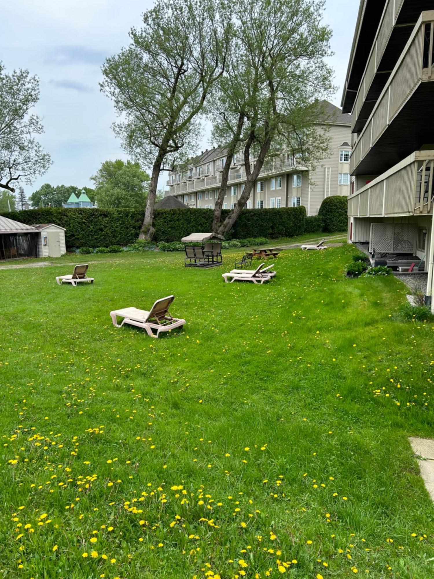 Au P'Tit Cocon Sur Le Lac Magog Exterior photo